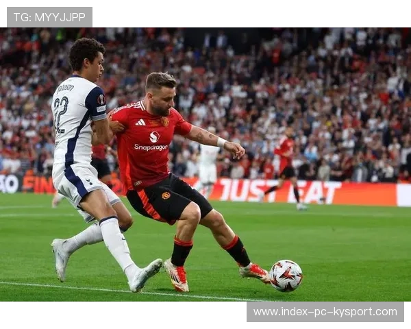 曼联主场对阵热刺，战术对决成为焦点